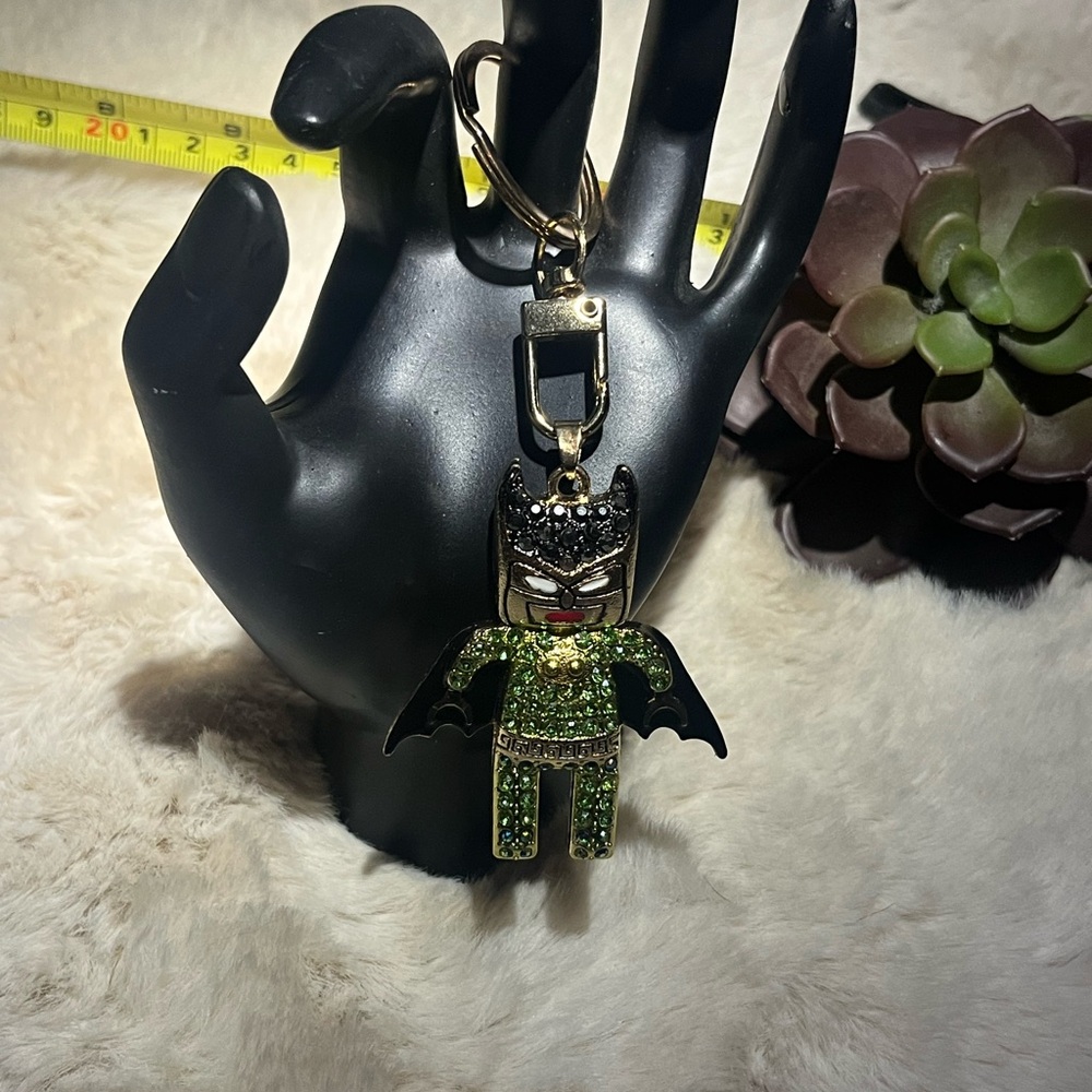 Bat-Themed Rhinestone Keychain - Picture 4 of 6